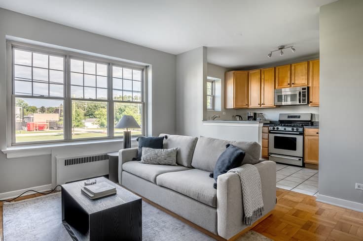 Fully furnished apartment in Chicago, IL