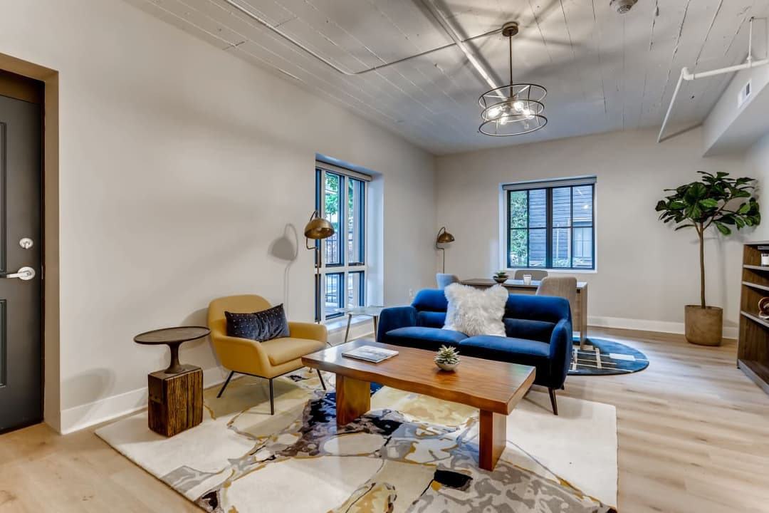 Fully furnished apartment in Seattle, WA